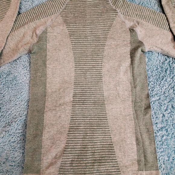 Athletic long-sleeve seamless tshirt - Picture 3 of 7